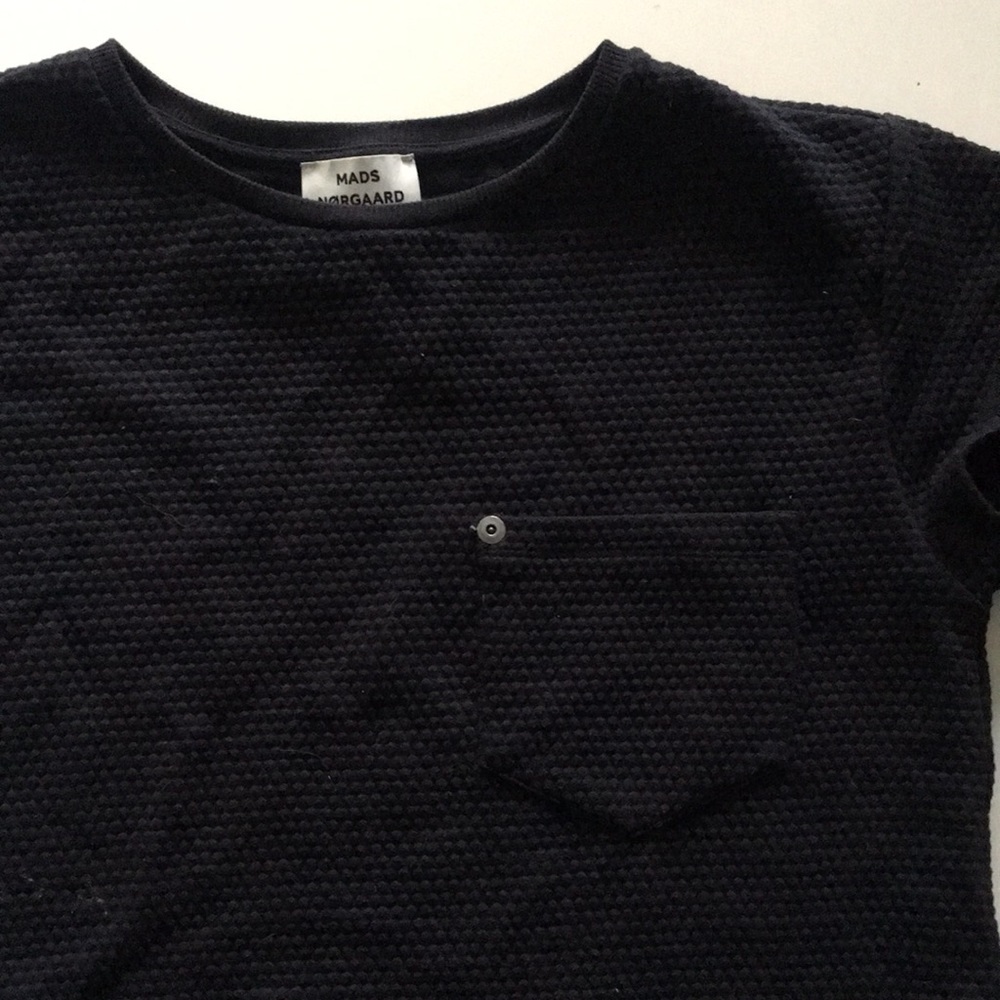 Navy t-shirt (thick material).